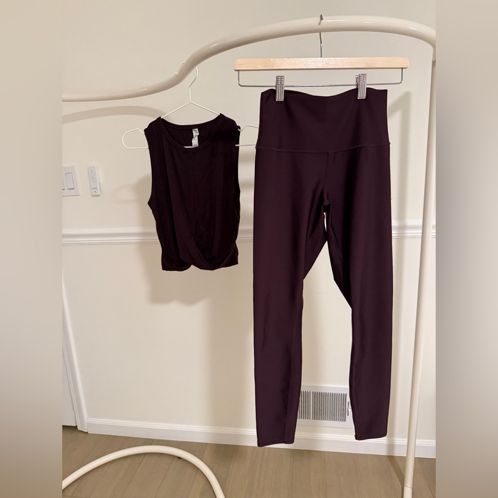 Alo Yoga Set (S Leggings + Xs Top)
